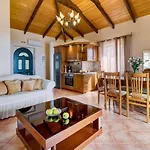 リゾート Goudis Luxury Lefkada Sea View & Private Pools