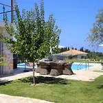 リゾート Goudis Luxury Lefkada Sea View & Private Pools Tsoukaládhes