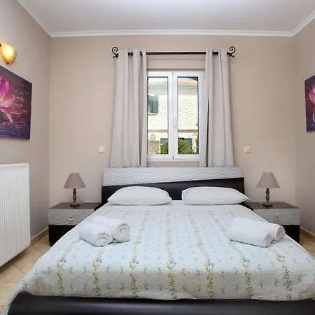 Goudis Luxury Lefkada Sea View & Private Pools אתר נופש Tsoukaládhes