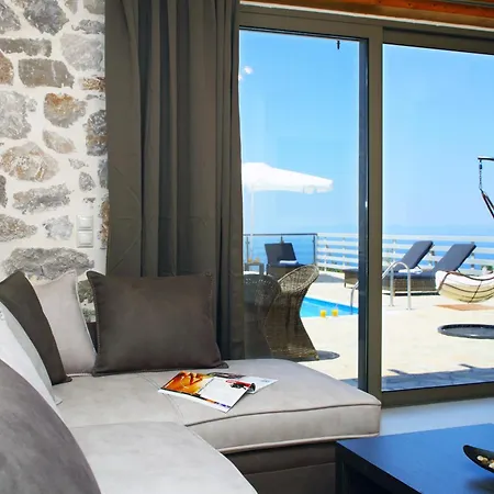 Goudis Luxury Lefkada Sea View & Private Pools אתר נופש