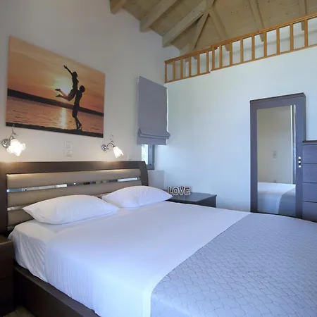 Goudis Luxury Lefkada Sea View & Private Pools אתר נופש Tsoukaládhes