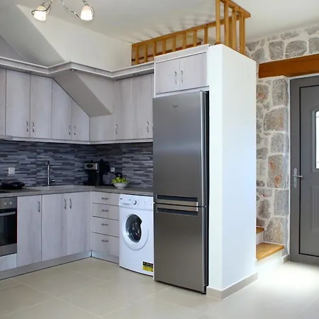 Goudis Luxury Lefkada Sea View & Private Pools אתר נופש *