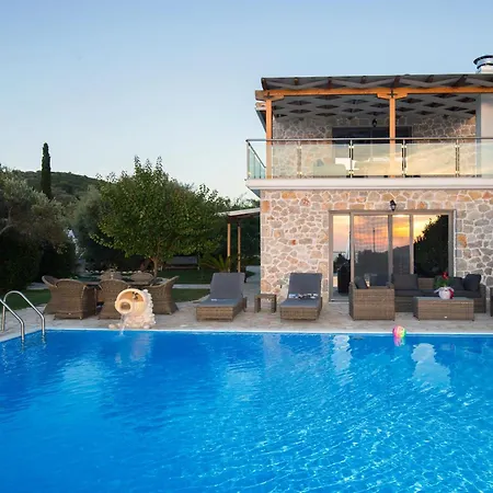 Курортный комплекс Goudis Luxury Lefkada Sea View & Private Pools *