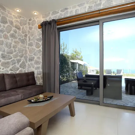 Курортный комплекс Goudis Luxury Lefkada Sea View & Private Pools Цукаладес