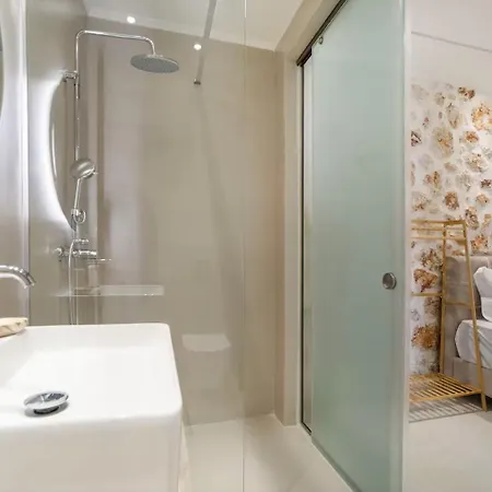 Goudis Luxury Lefkada Sea View & Private Pools Resort *
