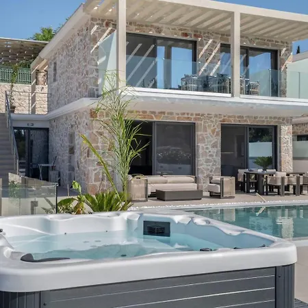 Goudis Luxury Lefkada Sea View & Private Pools *