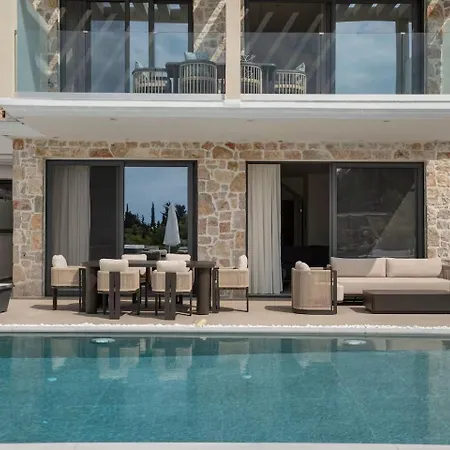 Goudis Luxury Lefkada Sea View & Private Pools リゾート Tsoukaládhes