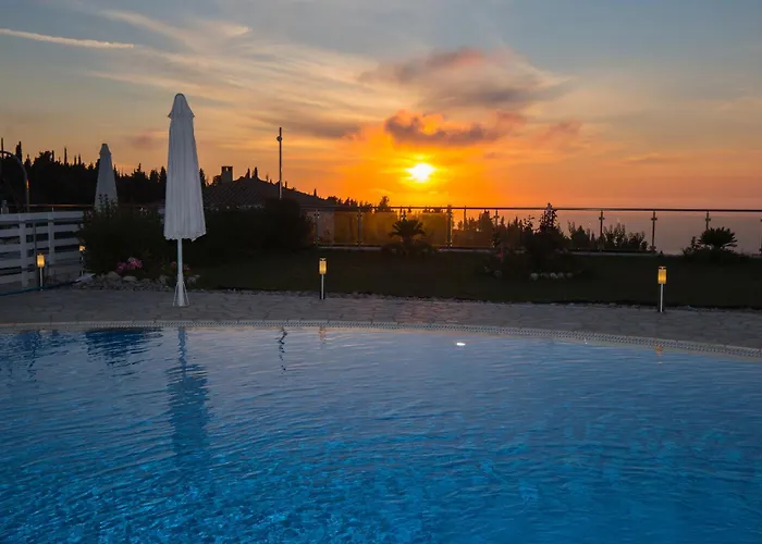 Goudis Luxury Lefkada Sea View & Private Pools Tsoukaládhes
