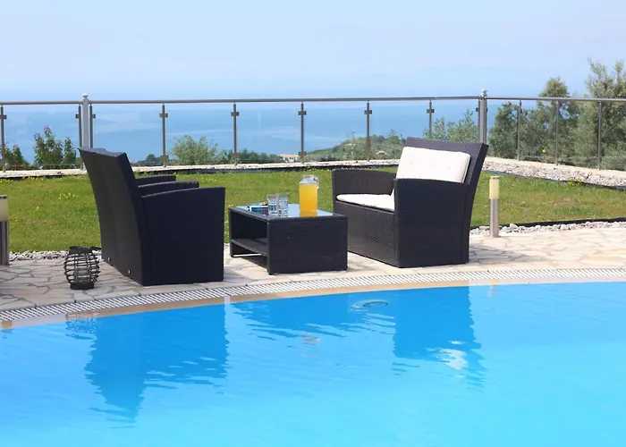 Goudis Luxury Lefkada Sea View & Private Pools Tsoukaládhes